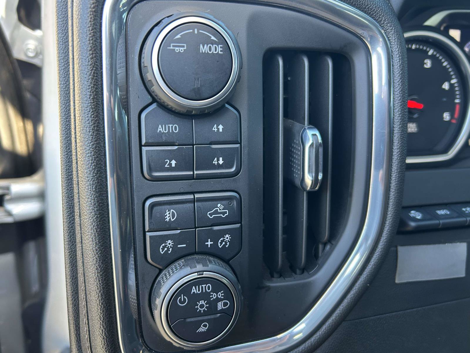 Used 2023 Chevrolet Silverado 2500 High Country w/ Z71 Off-Road Package AWD/4WD image 24