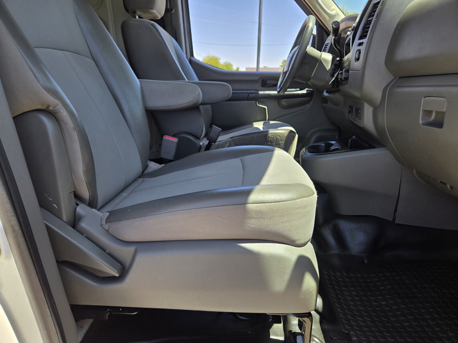 Used 2018 Nissan NV 2500 S RWD image 11