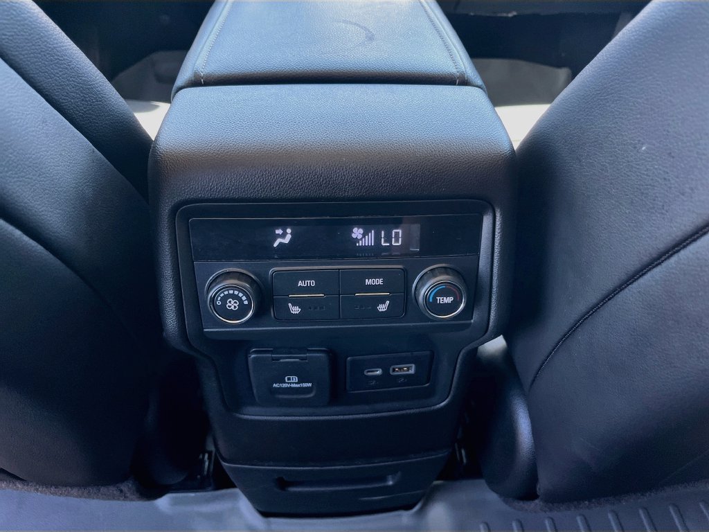 Used 2023 GMC Acadia Denali w/ Denali Ultimate Package FWD image 27