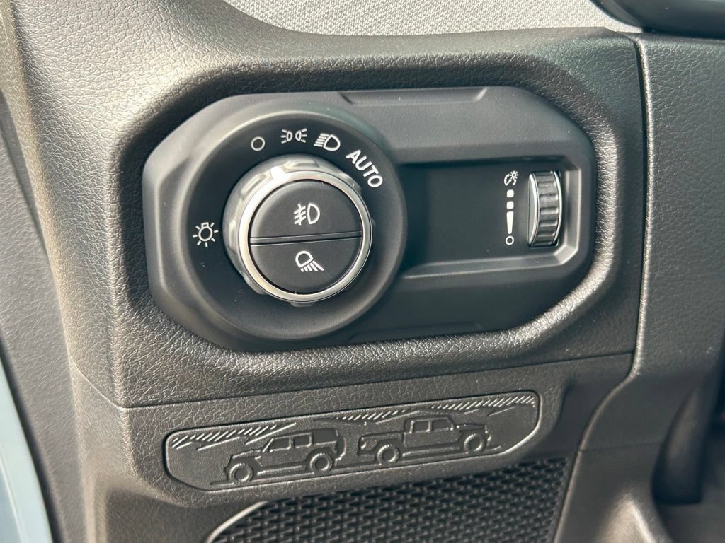 Used 2024 Jeep Gladiator Sport AWD/4WD image 21