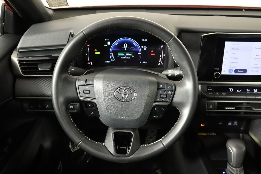 Used 2025 Toyota Camry SE FWD image 7