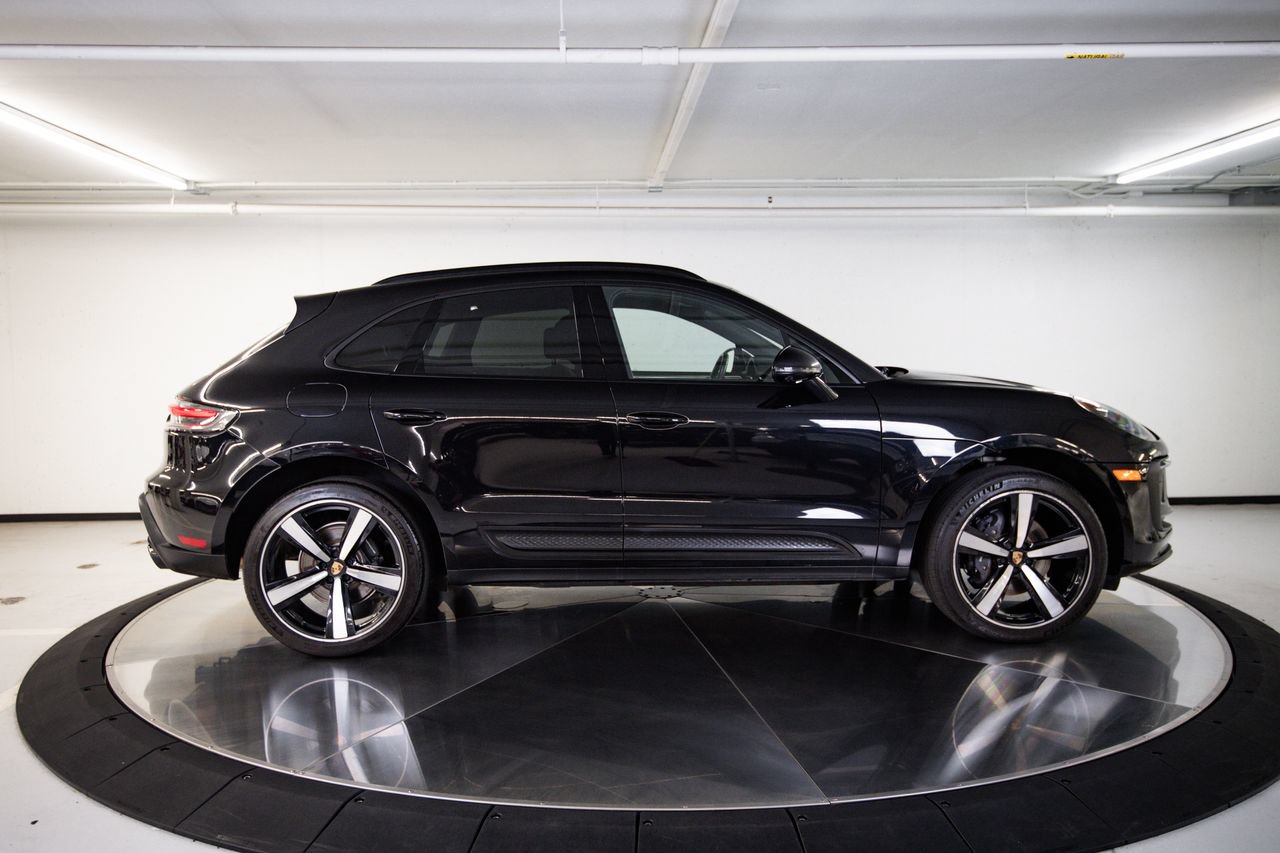 Certified 2023 Porsche Macan AWD/4WD image 8