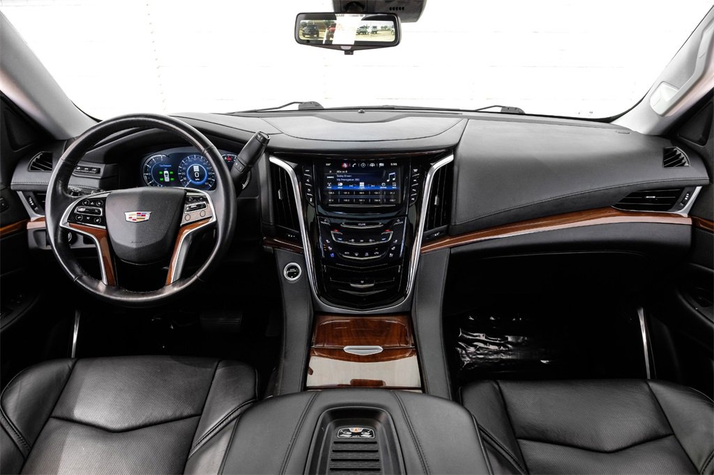 Used 2019 Cadillac Escalade ESV Luxury image 11