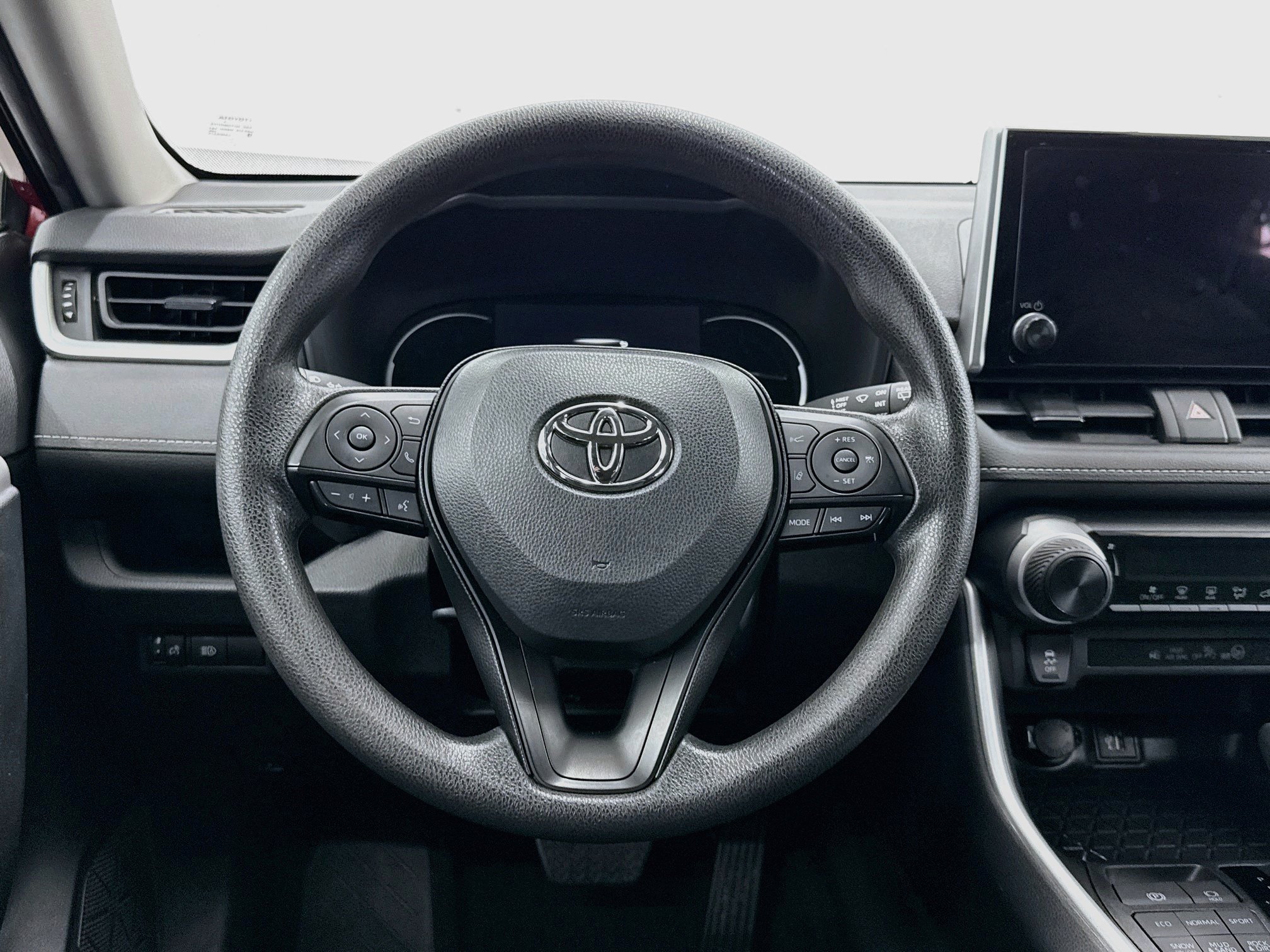 Used 2025 Toyota RAV4 LE AWD/4WD image 17