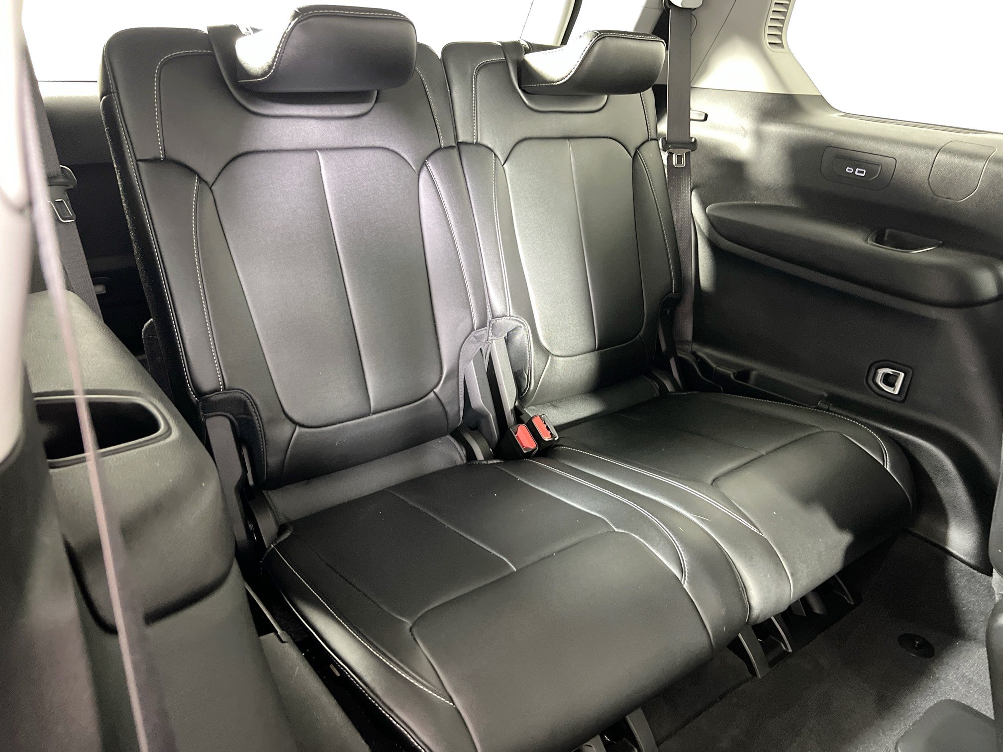 Used 2023 Jeep Grand Cherokee L Limited AWD/4WD image 28