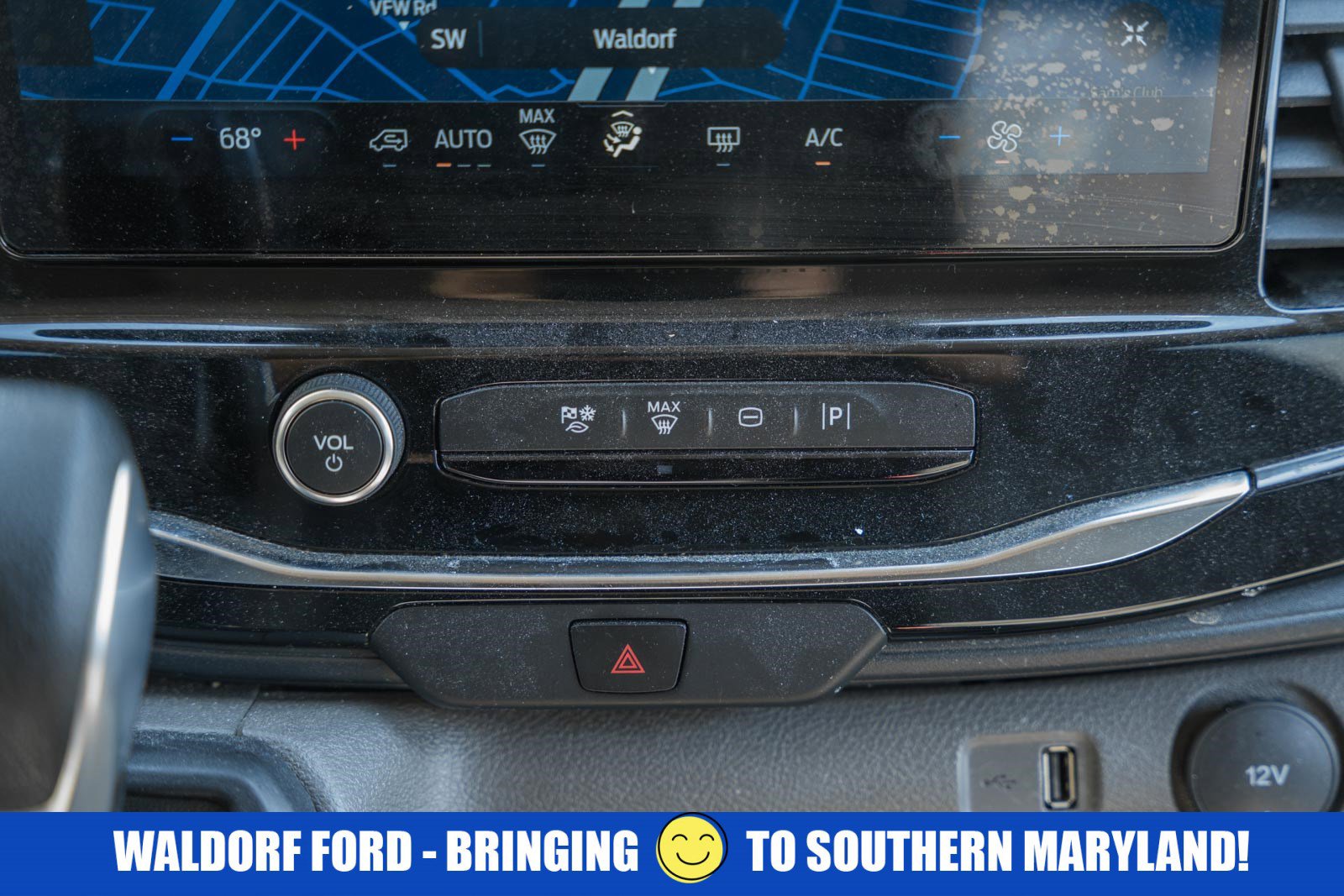 Used 2024 Ford Transit 350 XLT image 30