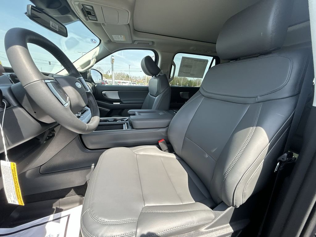 New 2026 Ford Expedition Active image 17