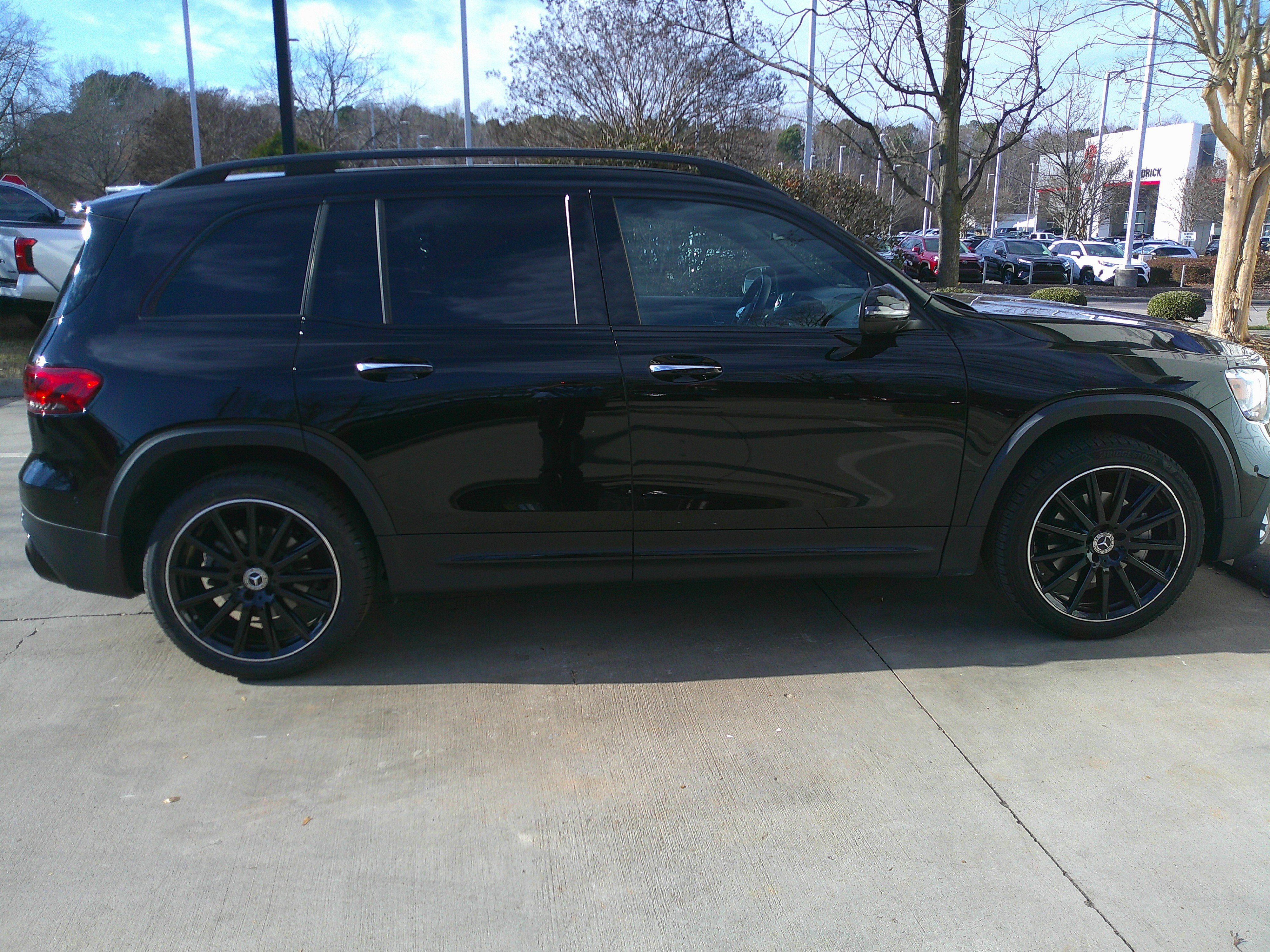 Used 2023 Mercedes-Benz GLB 250 image 11