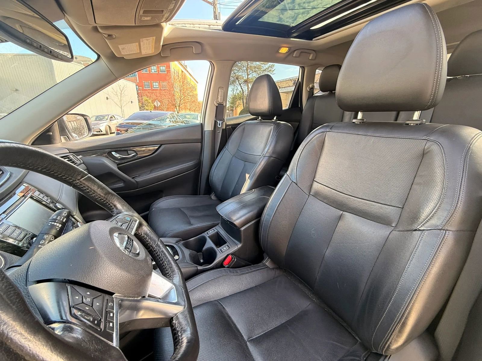 Used 2018 Nissan Rogue SL w/ Premium Package image 12