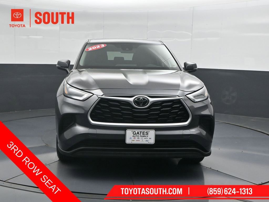 Used 2023 Toyota Highlander L FWD image 5