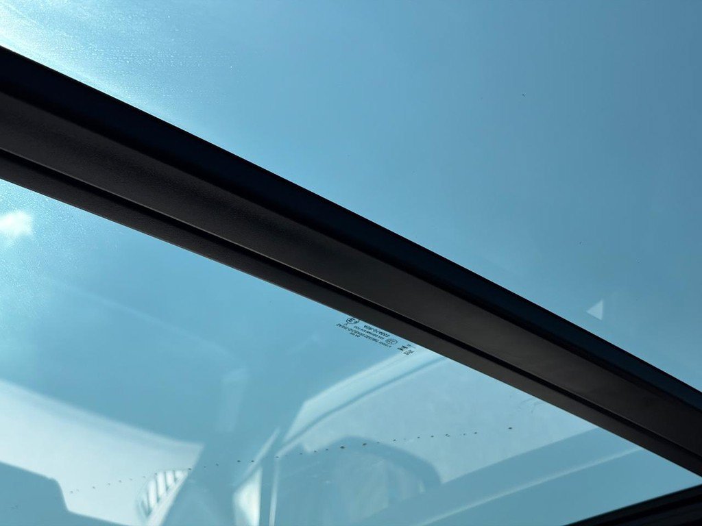 Used 2026 Volkswagen Tiguan SE w/ Panoramic Sunroof Package AWD/4WD image 12