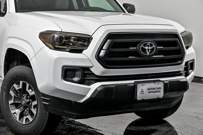Used 2022 Toyota Tacoma SR RWD image 2
