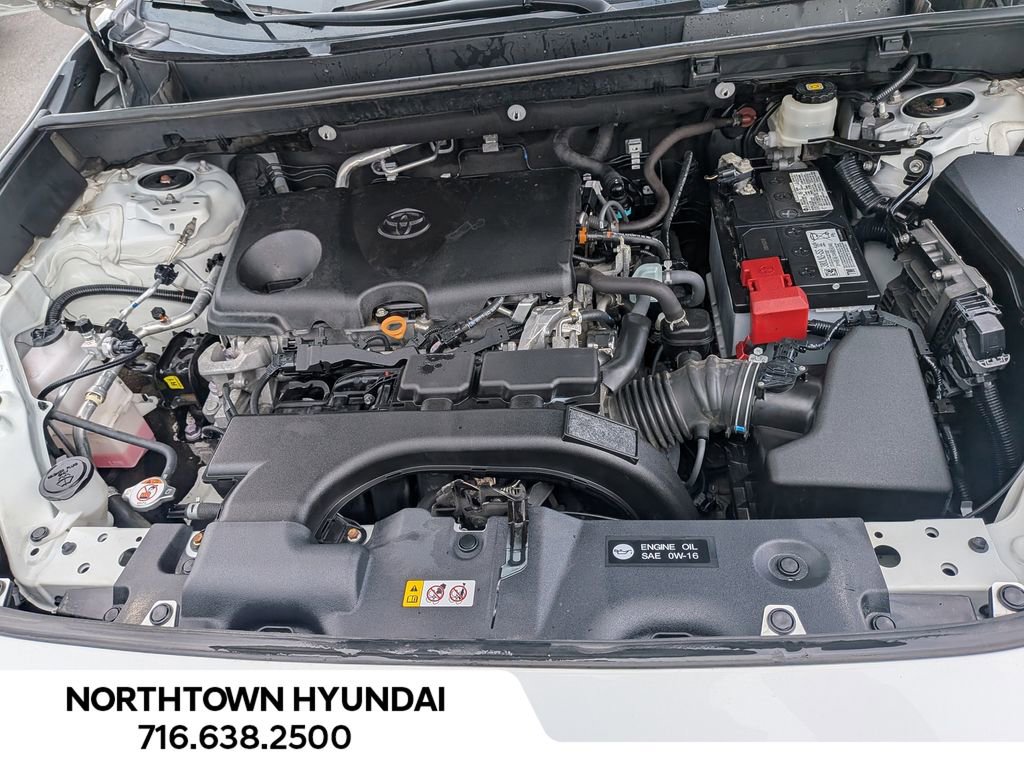 Used 2021 Toyota RAV4 LE AWD/4WD image 34