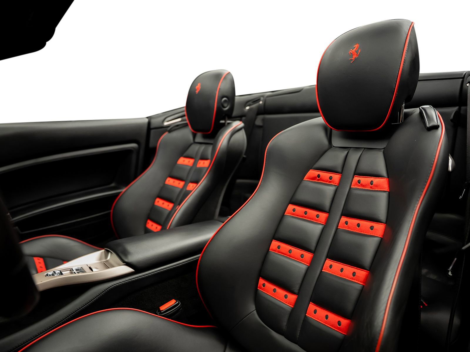 Used 2013 Ferrari California RWD image 36