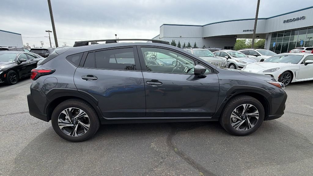 Used 2025 Subaru Crosstrek 2.0i Premium image 3