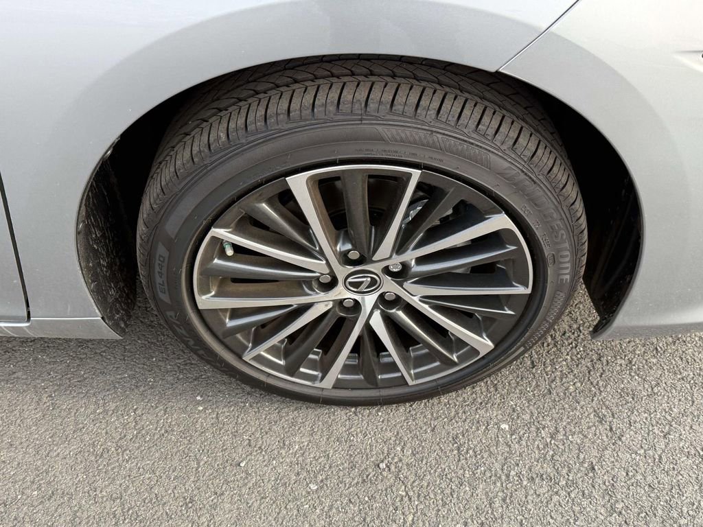 Used 2025 Lexus ES 350 Premium image 7