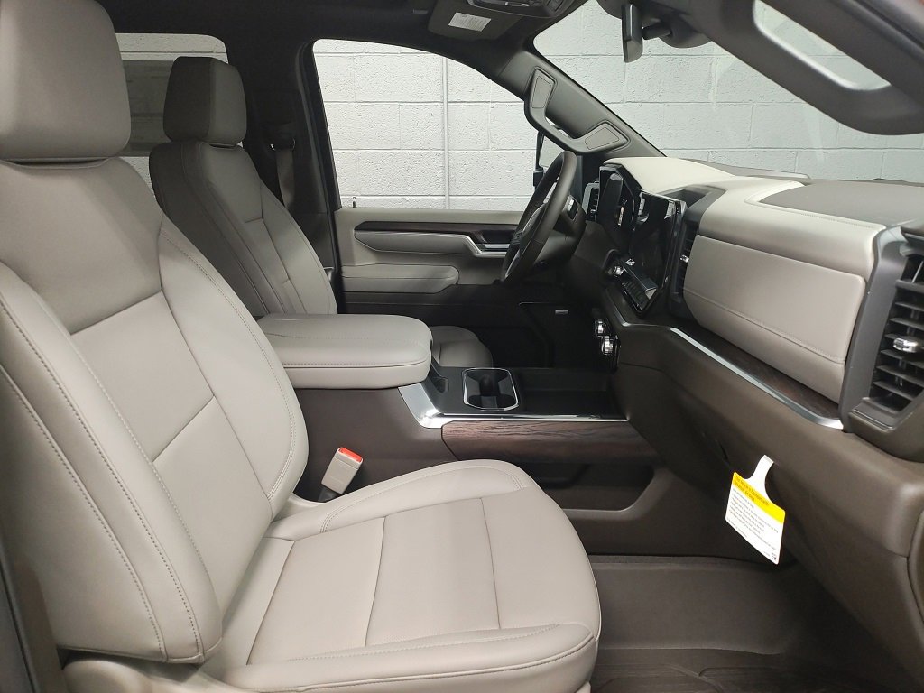 New 2026 GMC Sierra 2500 SLT w/ SLT Premium Package image 7