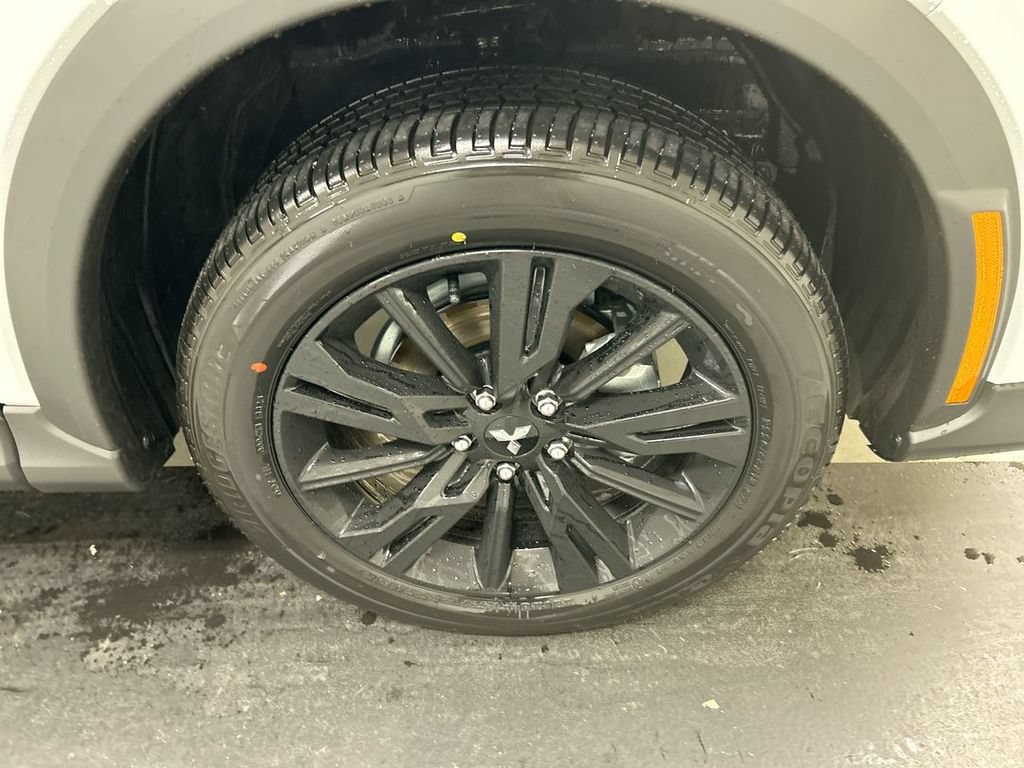 New 2026 Mitsubishi Eclipse Cross LE AWD/4WD image 7