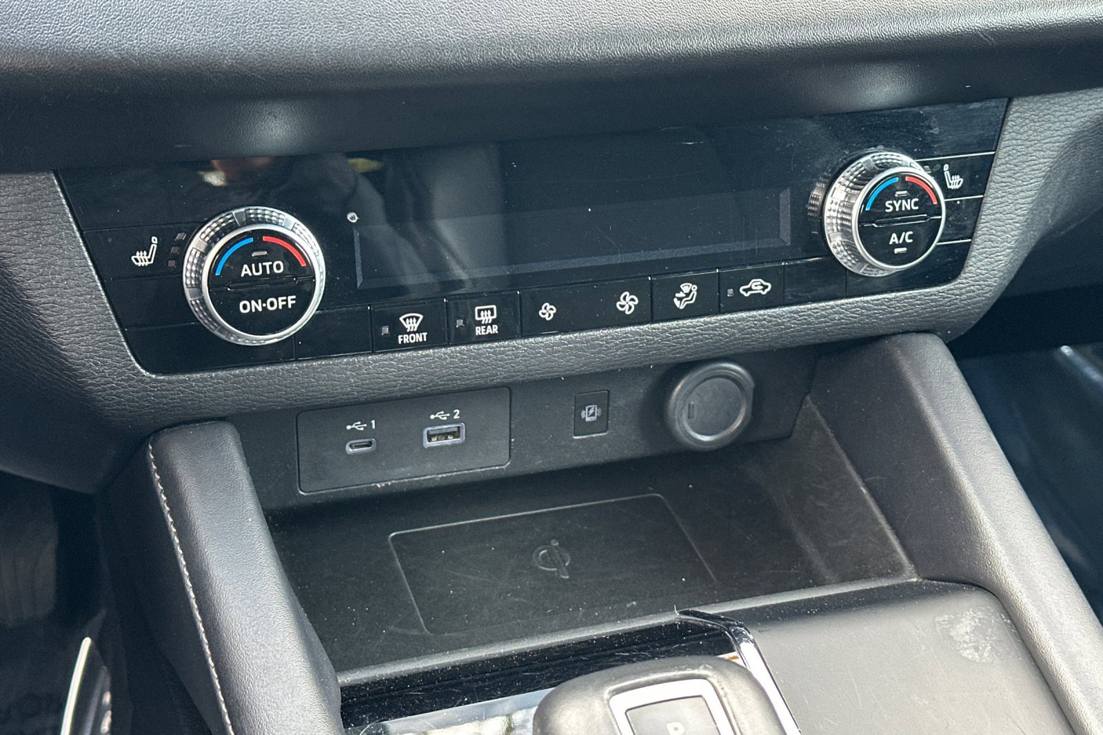 Used 2024 Mitsubishi Outlander SE image 25