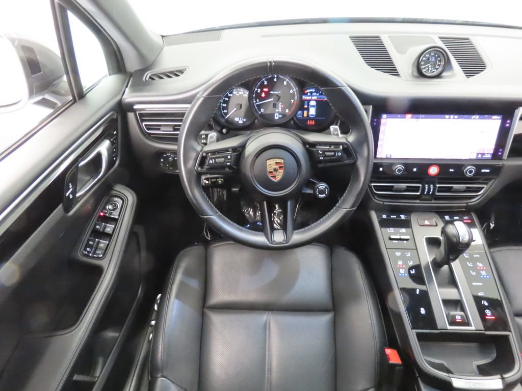 Certified 2024 Porsche Macan Turbo AWD/4WD image 16