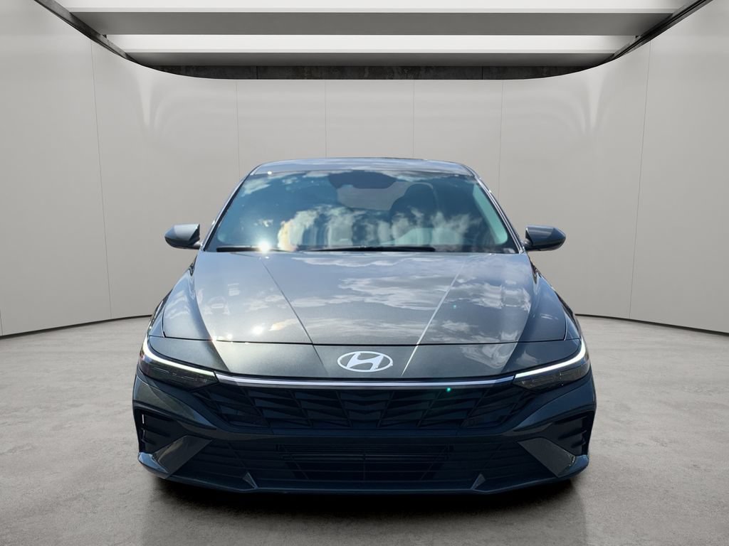 Certified 2026 Hyundai Elantra SE FWD image 8