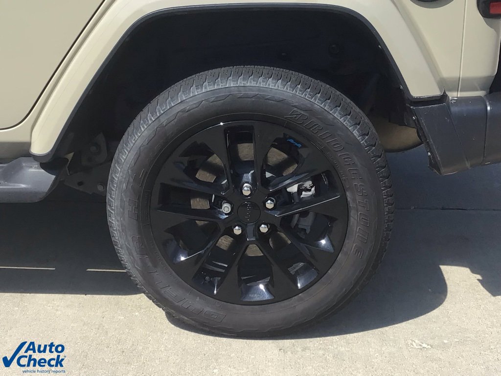 Used 2022 Jeep Wrangler Unlimited Sahara w/ Cold Weather Group image 35