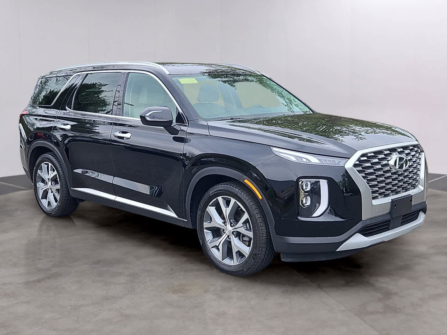 Used 2021 Hyundai Palisade SEL w/ Premium Package AWD/4WD image 3