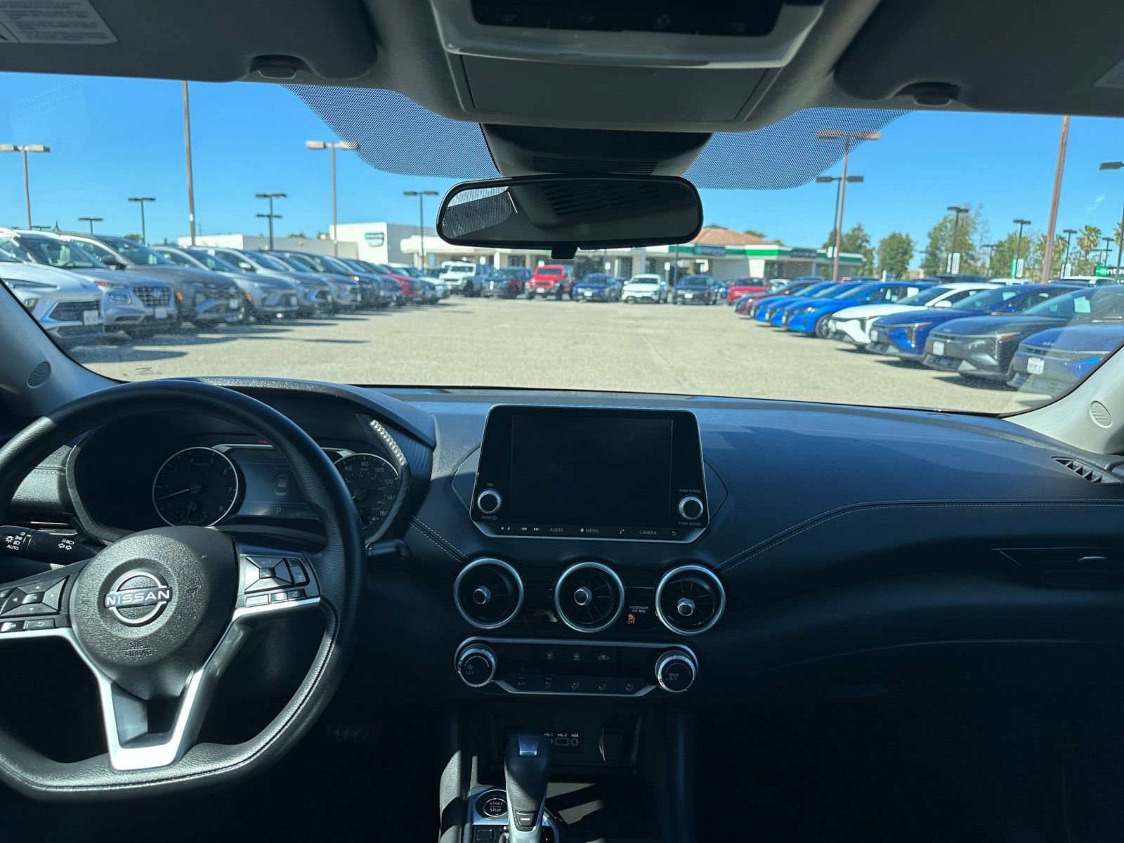 Used 2025 Nissan Sentra SV image 33