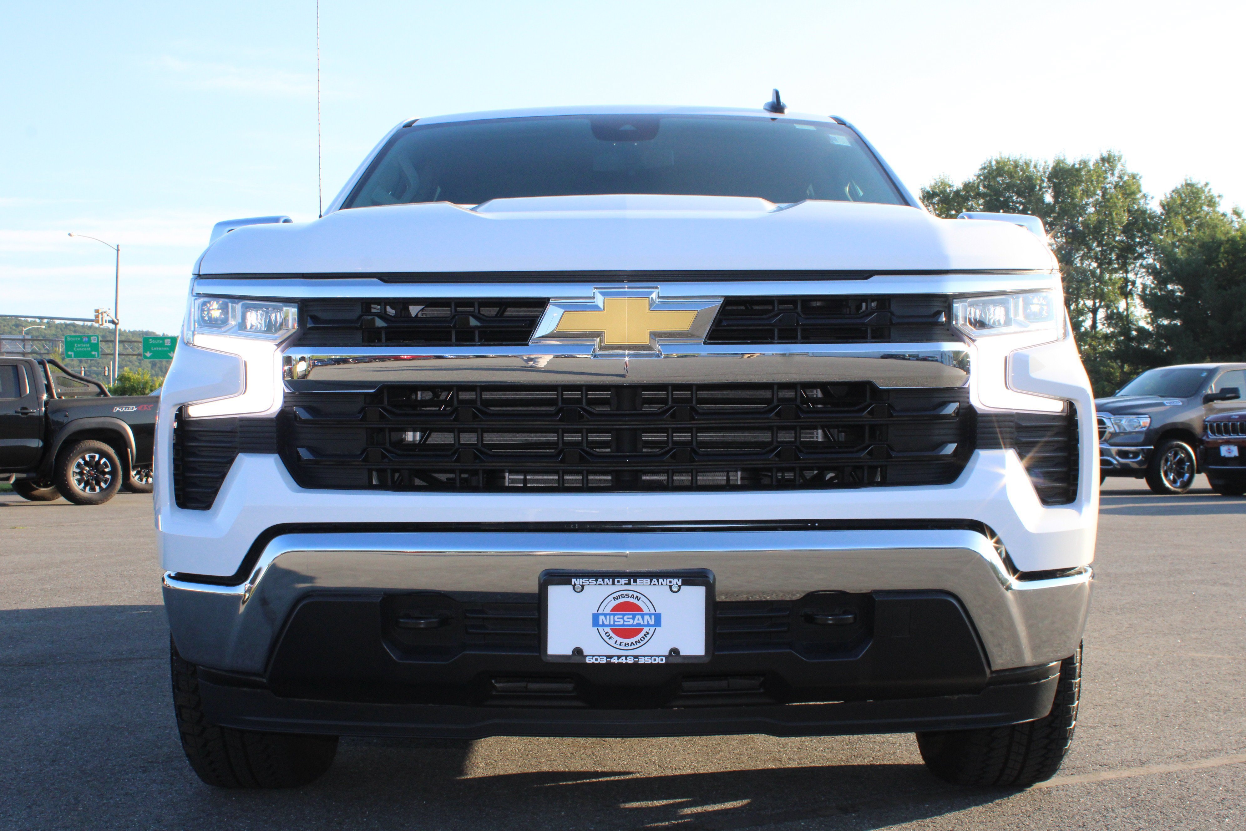 Used 2024 Chevrolet Silverado 1500 LT AWD/4WD image 3