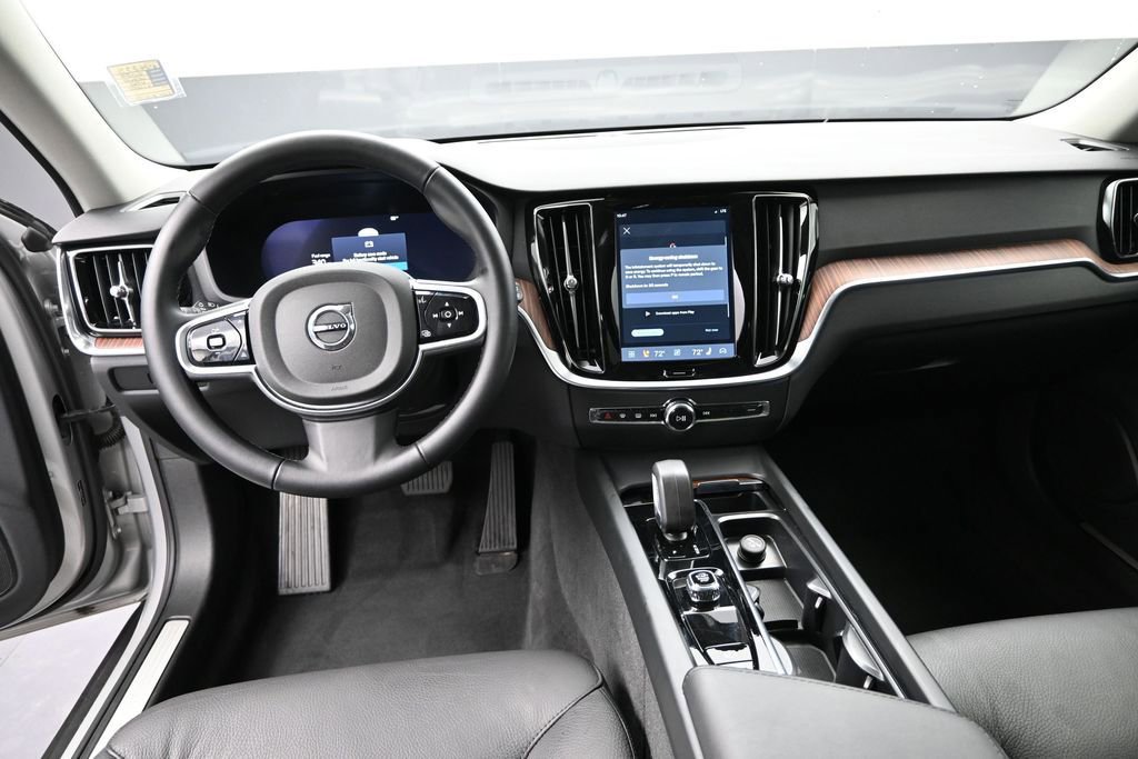 Used 2025 Volvo V60 B5 Cross Country Plus AWD/4WD image 13