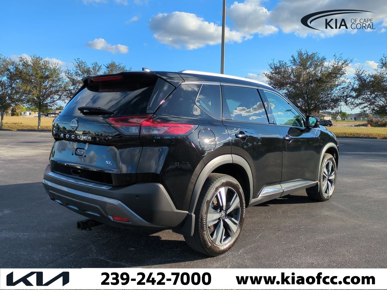 Used 2023 Nissan Rogue SL image 5