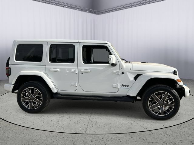 Used 2023 Jeep Wrangler Unlimited Sahara AWD/4WD image 5