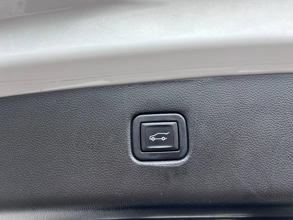 Used 2023 Chevrolet Blazer LT w/ Sound & Technology Package FWD image 23