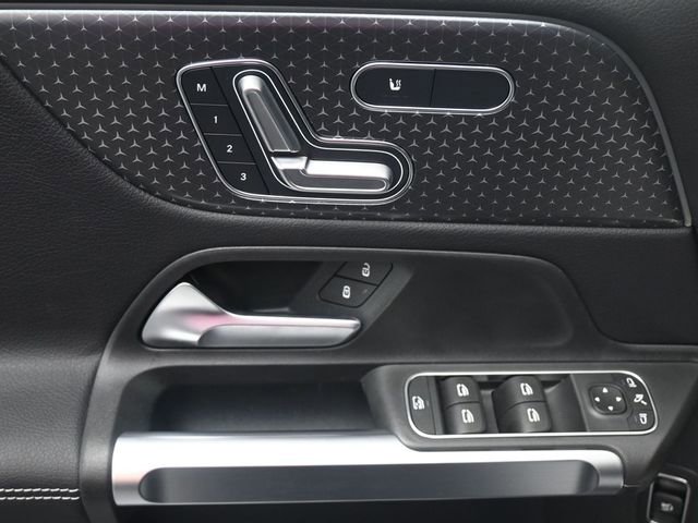 New 2025 Mercedes-Benz GLB 250 image 13