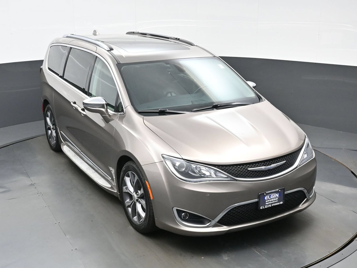 Used 2017 Chrysler Pacifica Limited FWD image 40