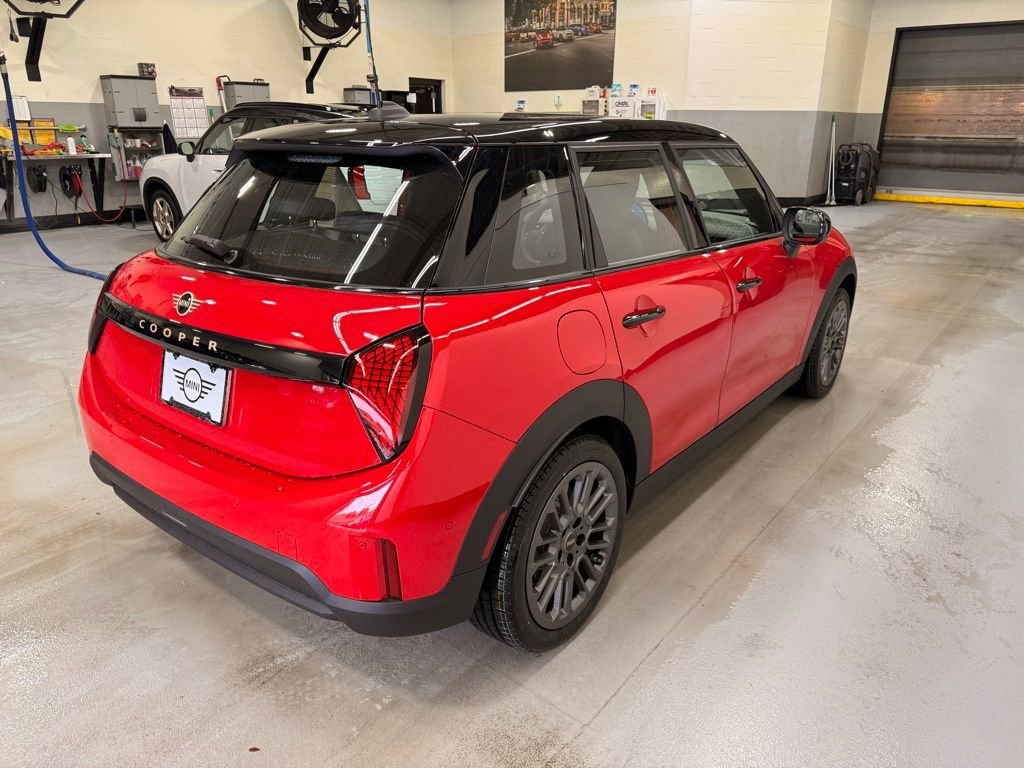 Used 2026 MINI Cooper 4-Door Hardtop FWD image 6