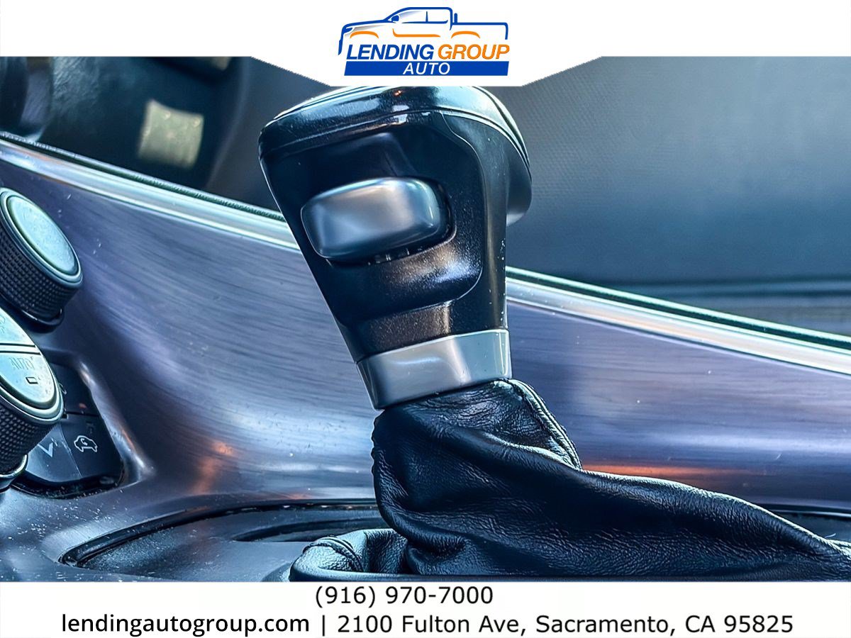 Used 2016 Dodge Challenger SXT RWD image 21