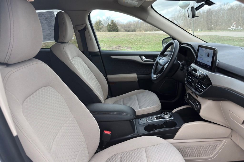 Used 2020 Ford Escape SE image 26