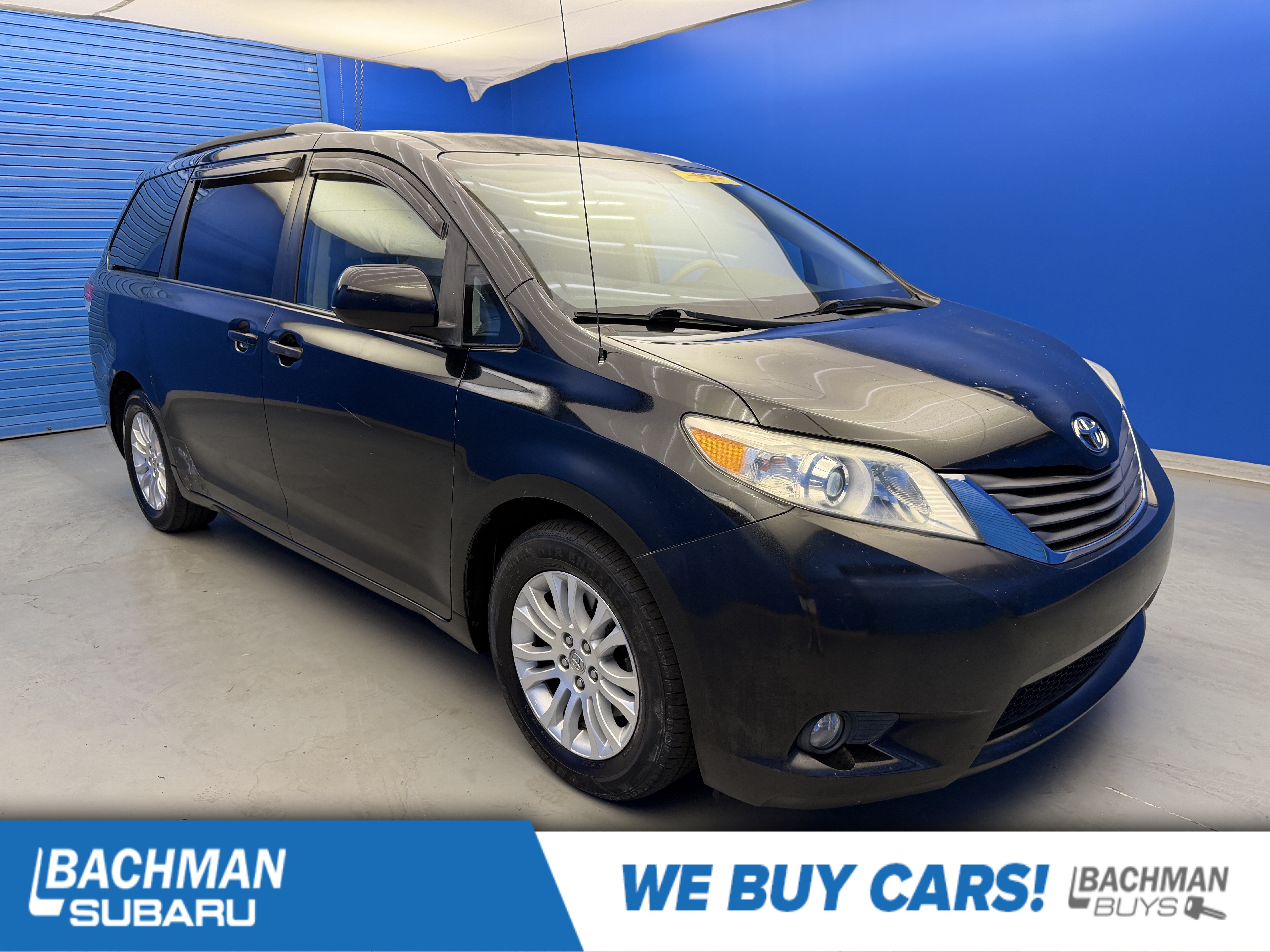 Used 2011 Toyota Sienna XLE FWD image 1