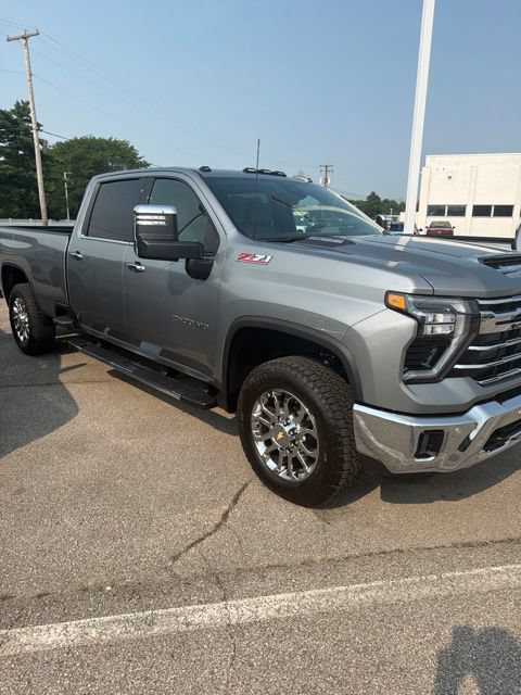 New 2026 Chevrolet Silverado 2500 LTZ w/ LTZ Premium Package AWD/4WD image 3