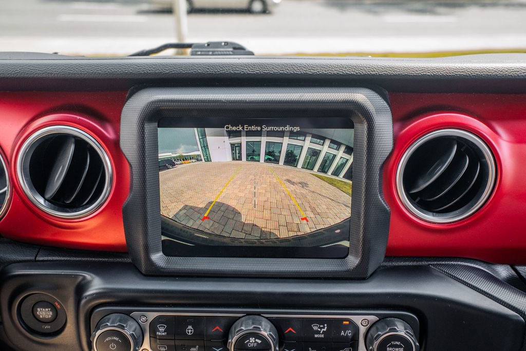 Used 2022 Jeep Wrangler Unlimited Rubicon AWD/4WD image 26
