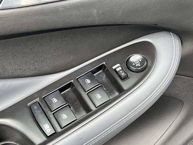 Used 2019 Buick Envision Essence FWD image 18