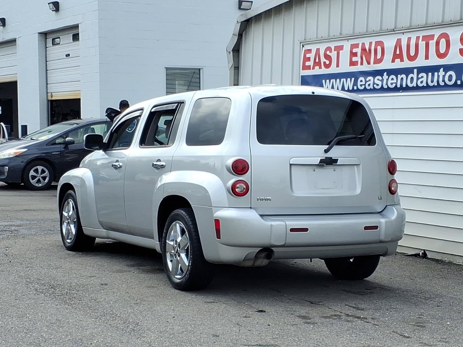 Used 2011 Chevrolet HHR LT FWD image 3