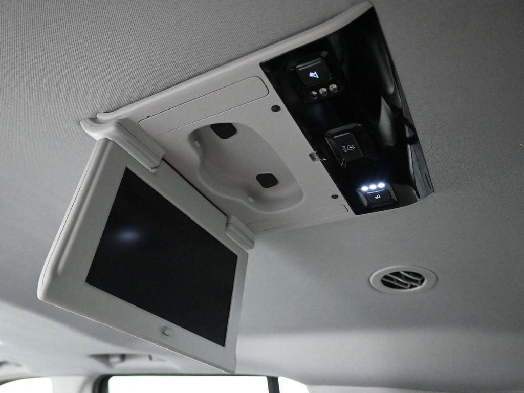 Used 2019 Cadillac Escalade ESV Premium Luxury AWD/4WD image 44