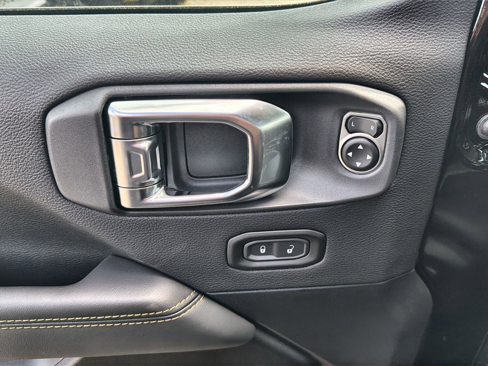 New 2025 Jeep Wrangler Sahara image 15