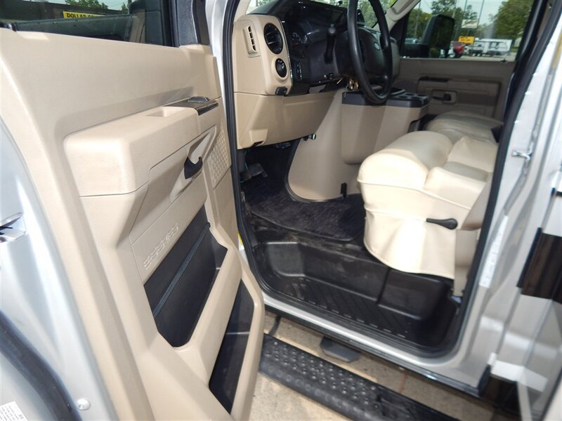 Used 2018 Ford E-450 and Econoline 450 Super Duty w/ Motorhome Prep Package RWD image 26