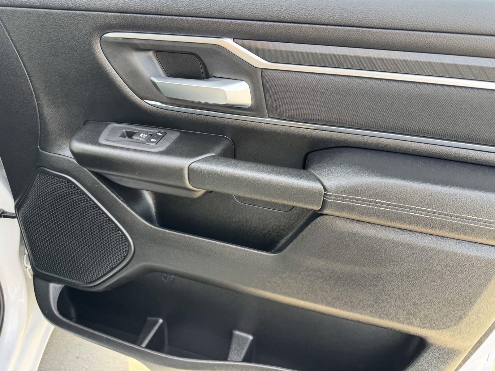 Used 2025 RAM 1500 Big Horn AWD/4WD image 9