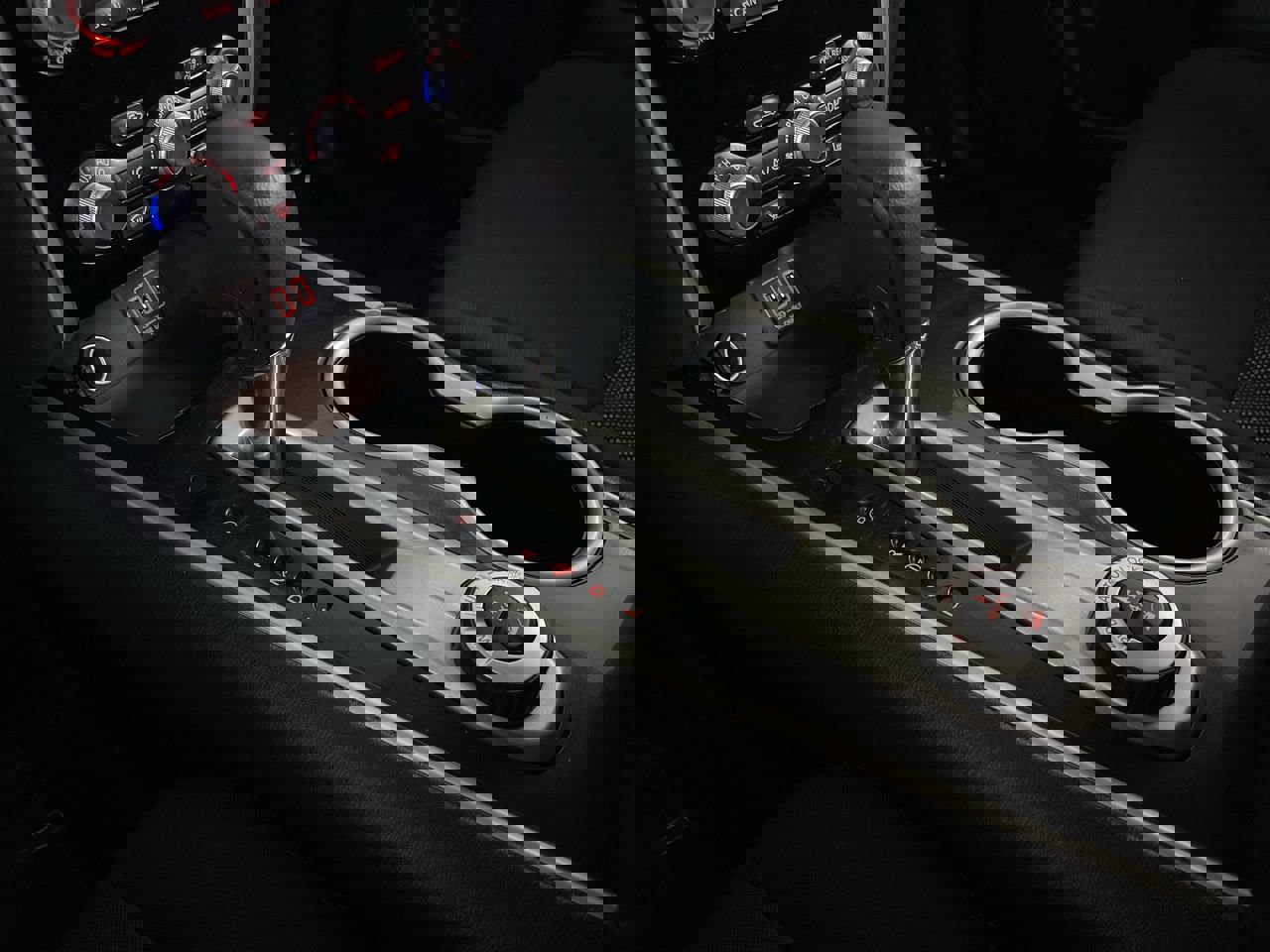 Used 2018 Nissan Pathfinder SV image 17