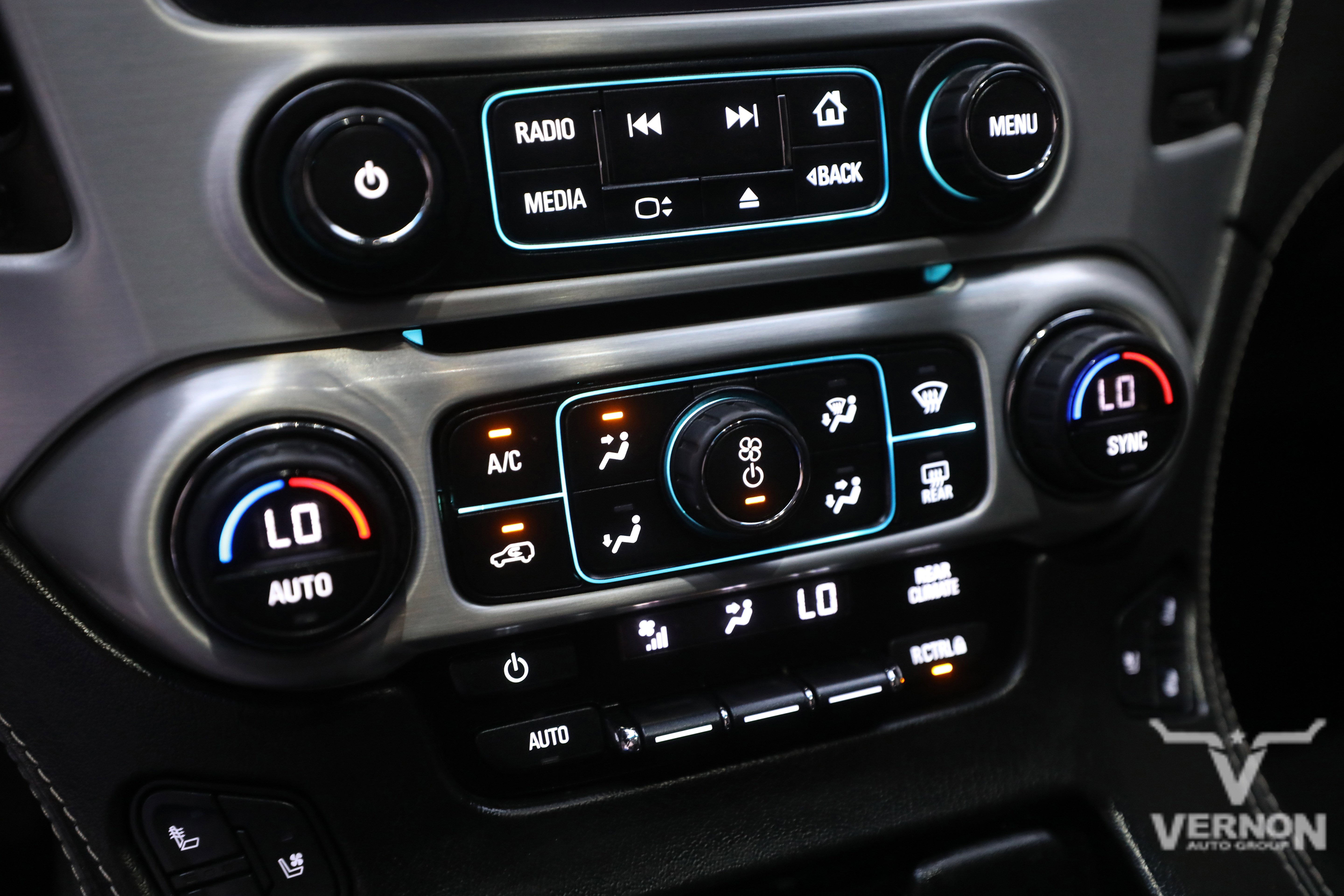 Used 2020 GMC Yukon XL SLT w/ Premium Edition image 24