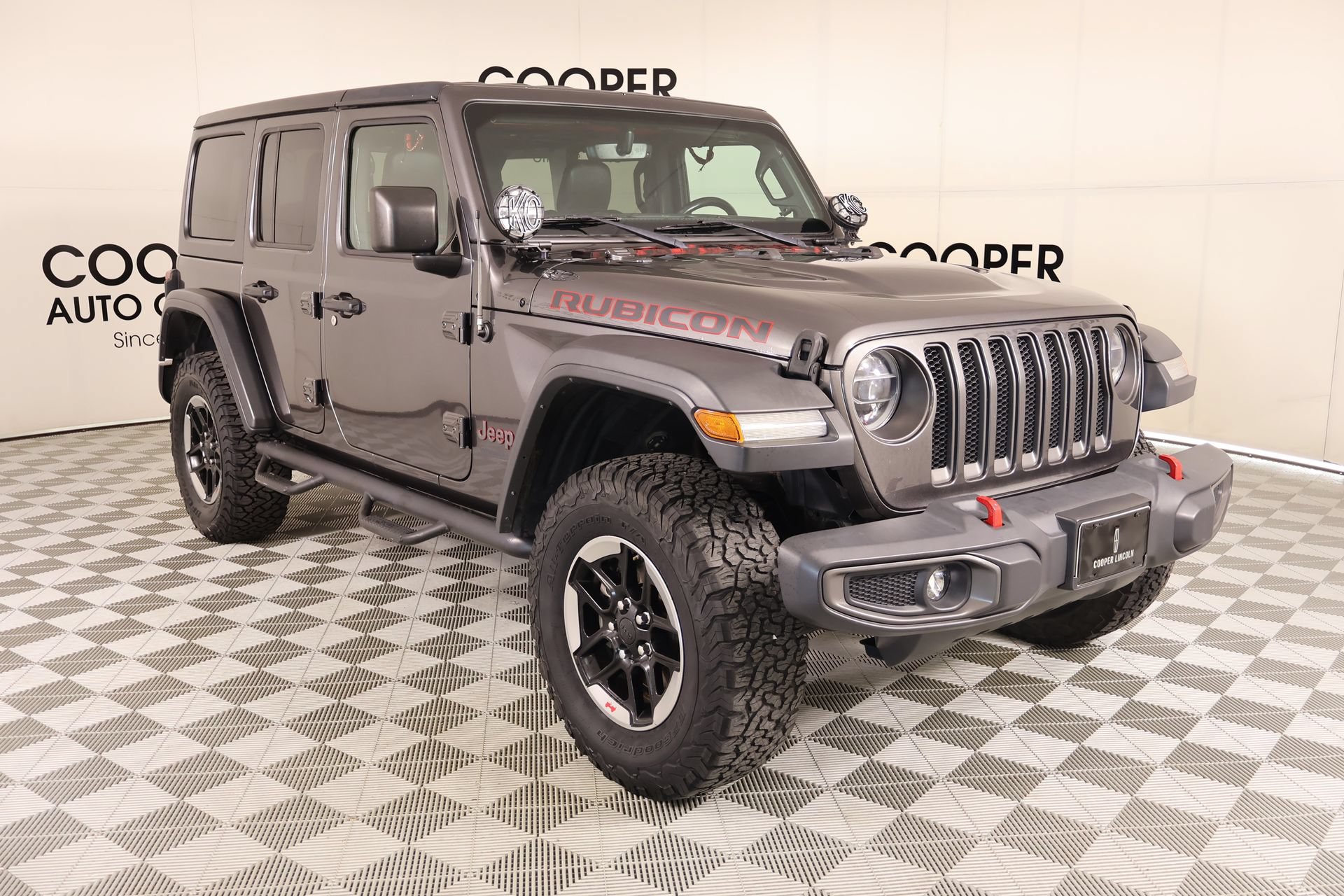 Used 2018 Jeep Wrangler Unlimited Rubicon w/ Dual Top Group AWD/4WD image 1